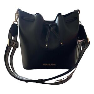 Michael Kors Eden Black Bucket Bag w/ Xtra Strap  Shoulder Bag Casual Purse